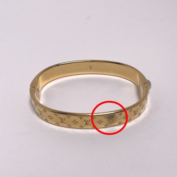 LOUIS VUITTON Gold Monogram Bracelet - Picture 3 of 9